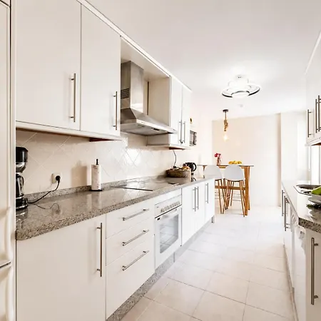 Modern Elviria Escape With Pool *